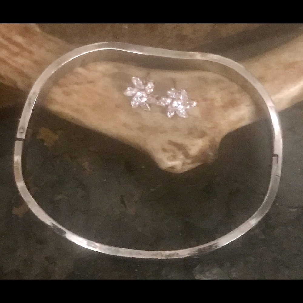 Silver moissanite jewellery bundle bangle bracelet and floral studs